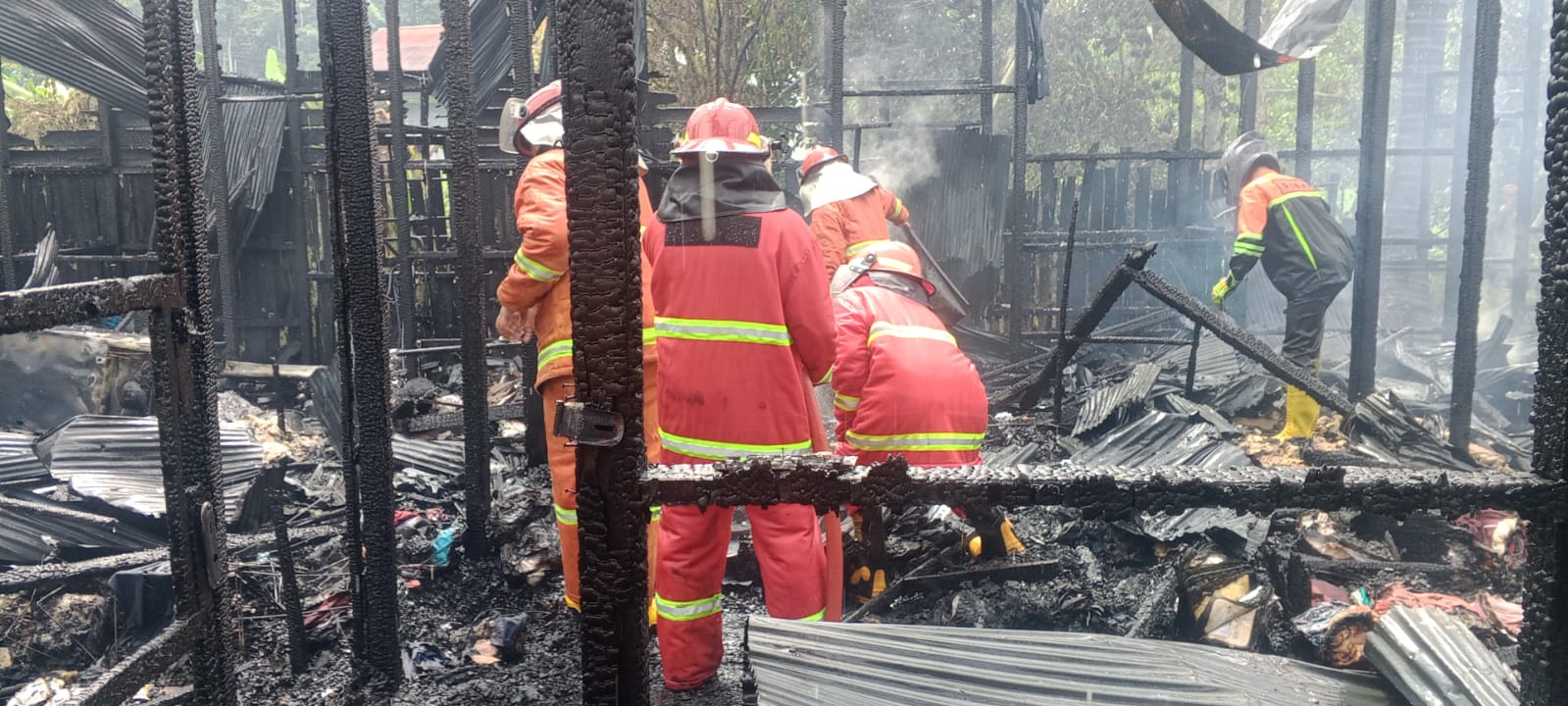 Jelang Lebaran, Rumah Sewaan 9 Pintu Jadi Abu di Loa Duri Ulu