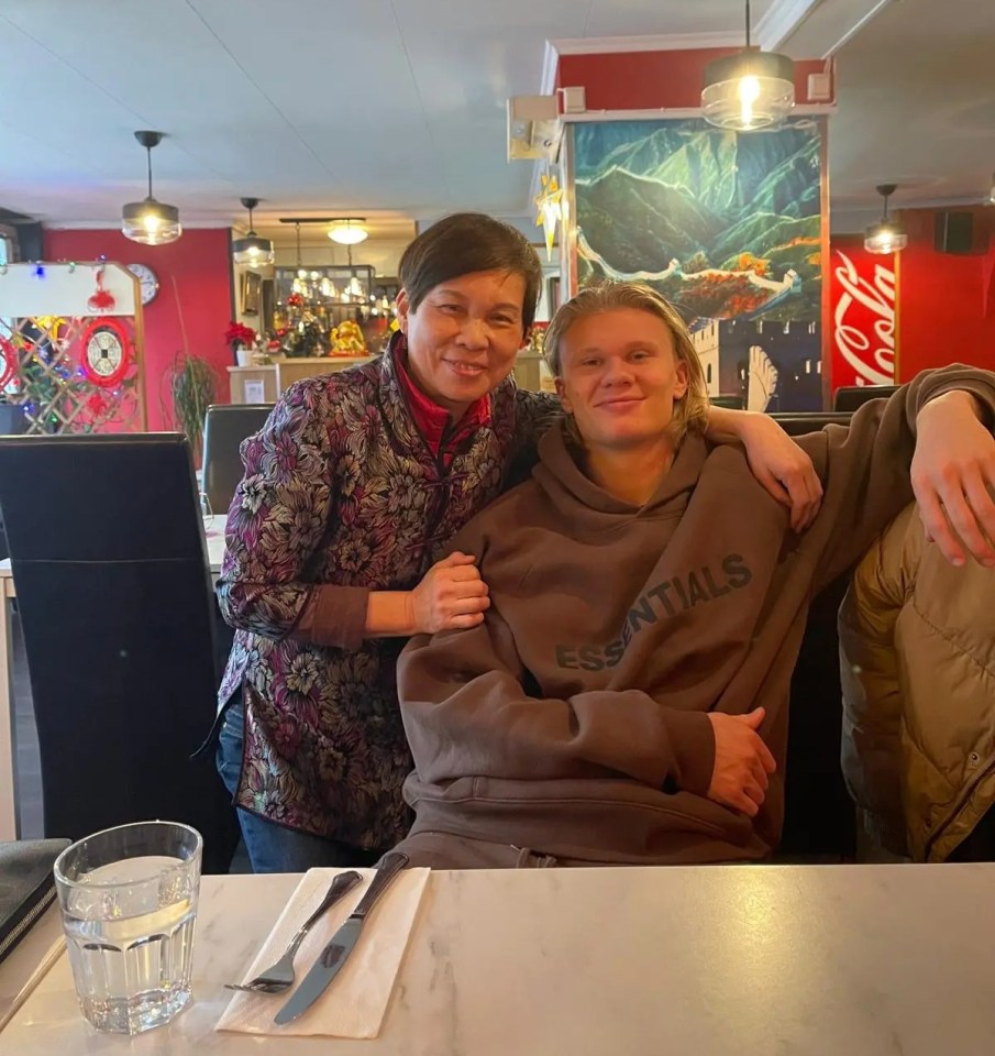 Erling Haaland Tetap Hidup Sederhana, Sering Kunjungi Restoran Tionghoa Bersama Keluarga