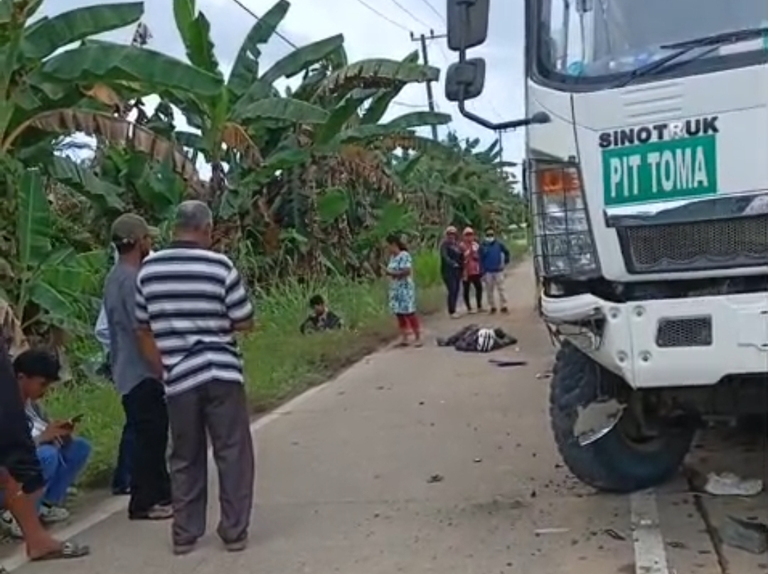 Tabrak Bus Pengangkut Karyawan, Pemuda Tewas di Jalan