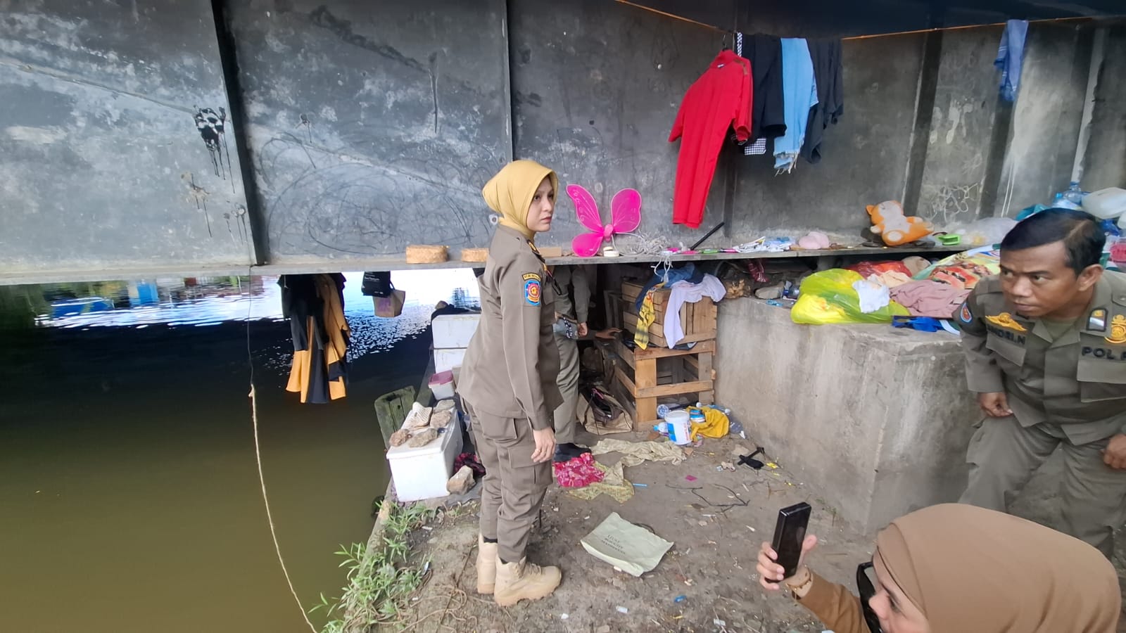 Sering Dijadikan Hunian, Satpol PP Usul Kolong Jembatan Dipagar Permanen