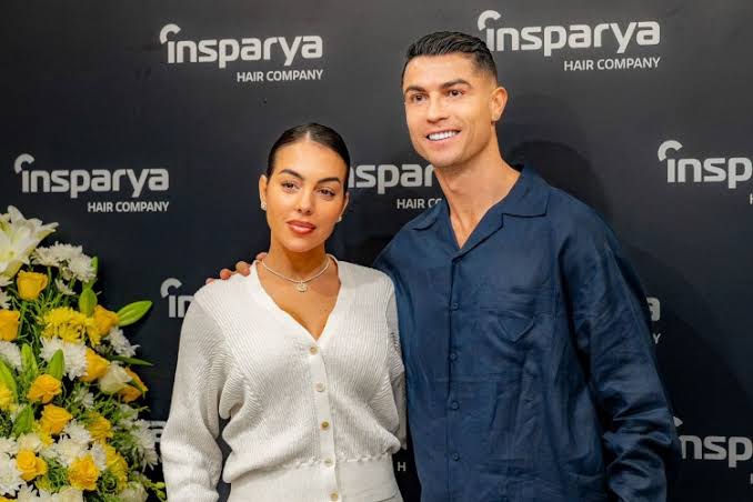 Ribuan Penggemar Terkecoh saat Pernikahan Ronaldo - Georgina
