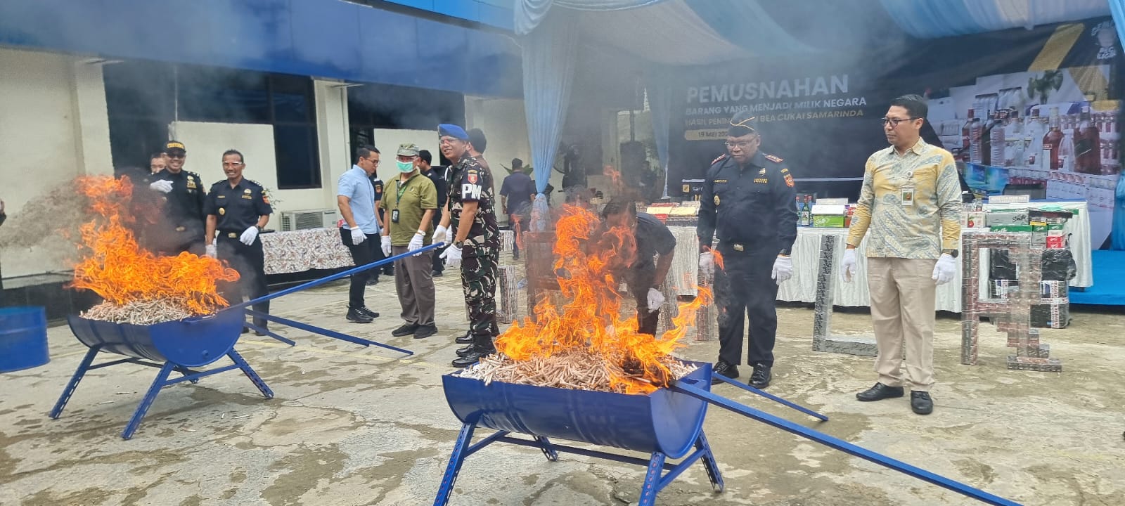 Bea Cukai Samarinda Beraksi, Jutaan Batang Rokok dan Miras Ilegal Dimusnahkan