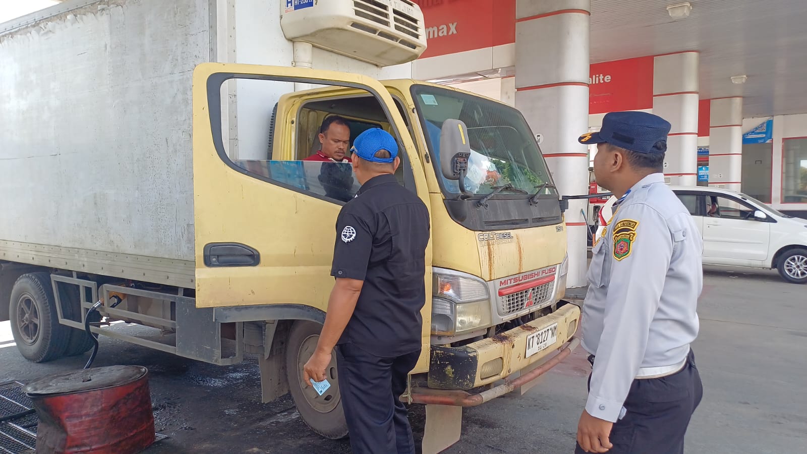 Dishub Samarinda Bergerak Cek KIR, Pengemudi Truk Pilih Kabur di SPBU Sentosa
